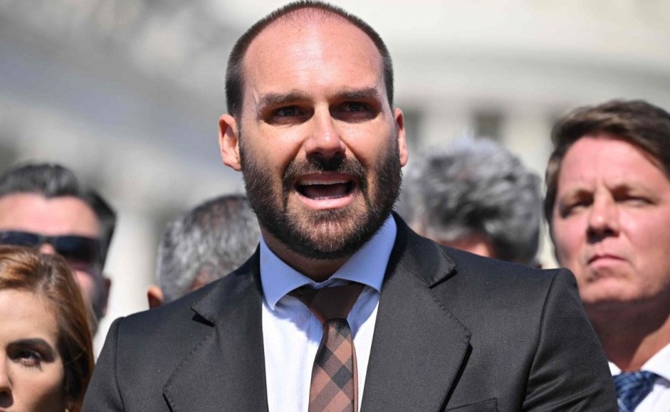 Moraes manda PF prender Eduardo Bolsonaro