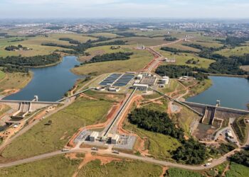Duas barragens alimentam uma grande rede regional de adutoras no interior de São Paulo.