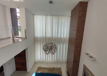Persianas automatizadas ganham espaço em projetos de casas inteligentes em BH