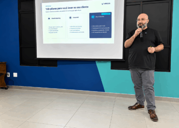 Comprar ou construir? Entenda o dilema de tecnologia que a inteligência artificial mudou